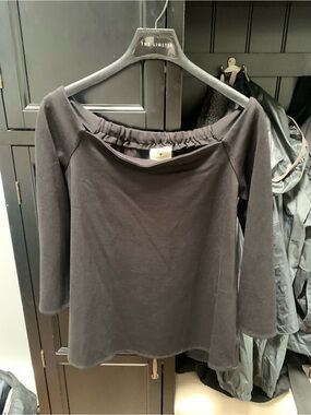Tuckernuck Off the Shoulder Blouse size S